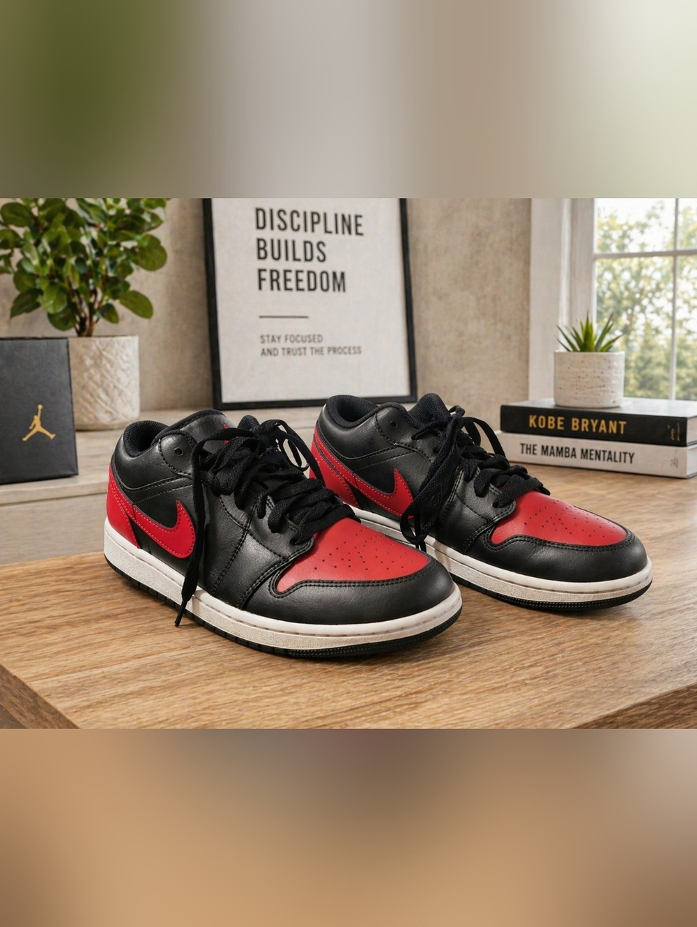 Nike Air Jordan 1 Low Bred Black Red Sneakers Men’s Size 9.5 Classic Retro